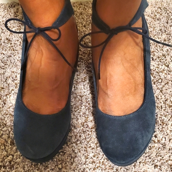 Cordani Suede Round Toe Wedge Heel Size 10/41 - Picture 6 of 12